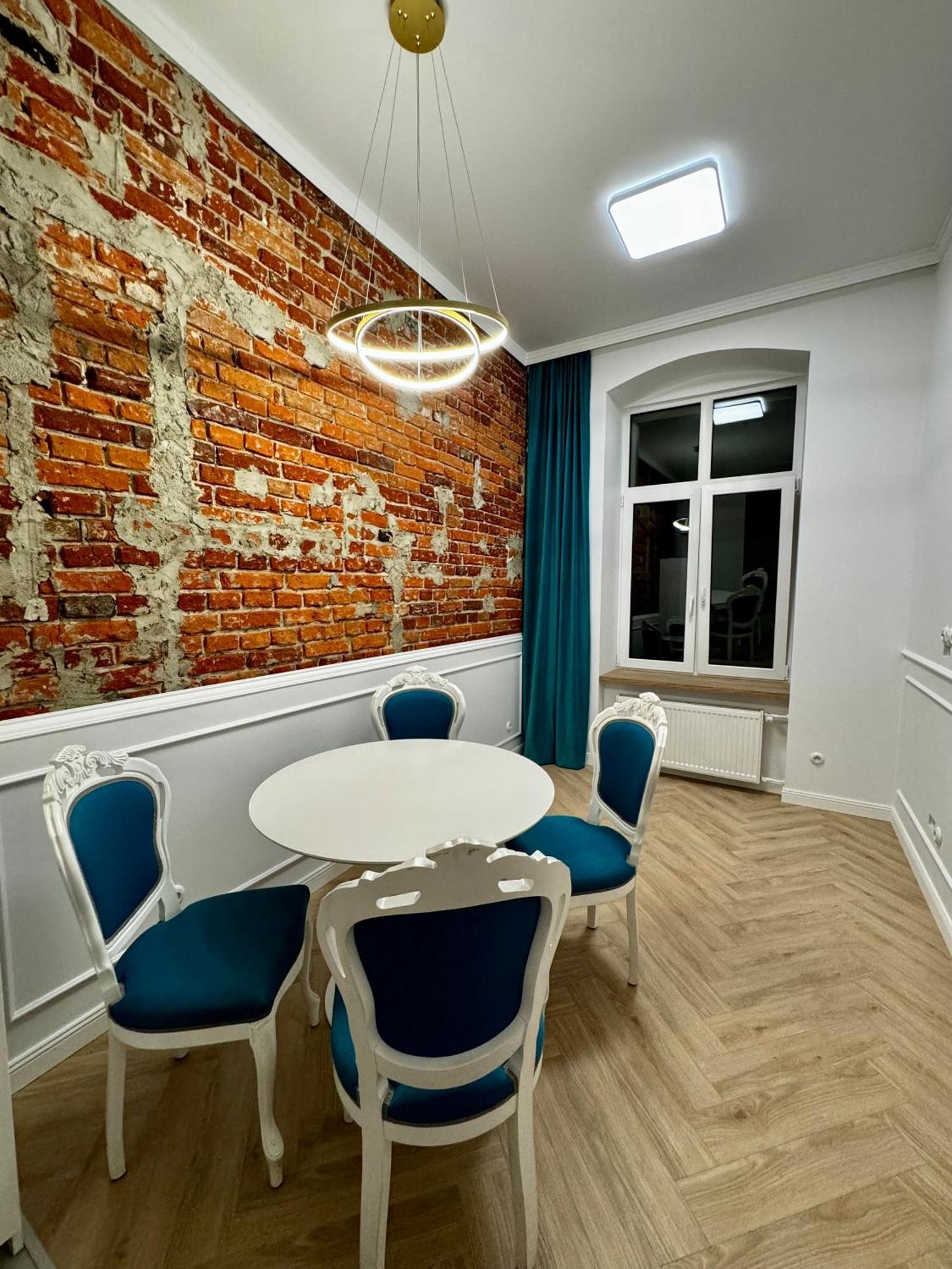 Apartment Host Rewolucji 23 *